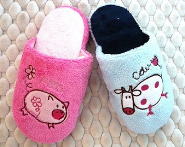 (e鞋院)豬牛一家親兒童舒適室內拖鞋