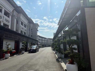 屏東內埔市區大地坪全新未住邊間三面採光雙車墅｜屏東縣內埔鄉學興路