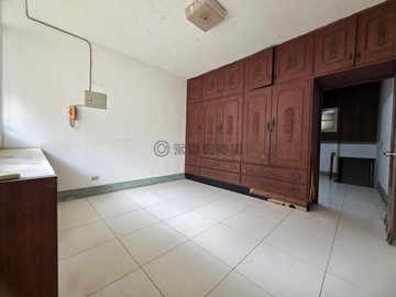 【中山國小】臨8米街騎樓透天｜高雄市鳳山區忠孝街