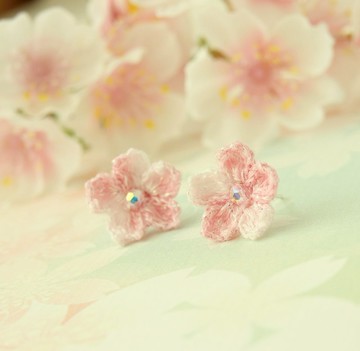櫻花 x 水晶/珍珠 耳針 4色 繡線編織 纖細 柔閃 漸層色 耳夾OK