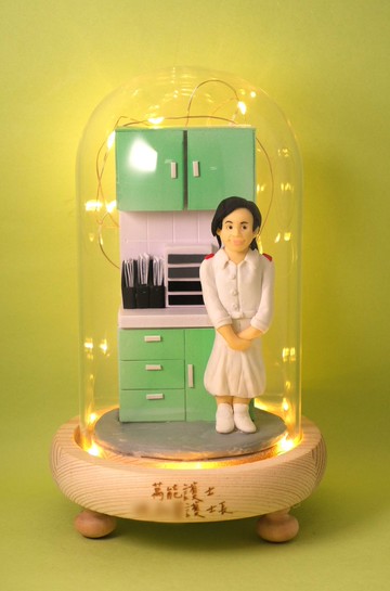 榮休記念小禮品,可客製名字.提供相片客製人物造型(醫護造型)