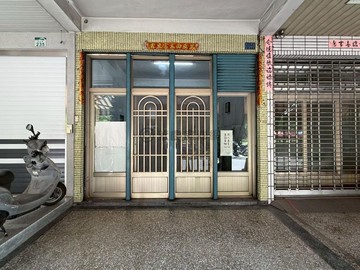 高雄火車站後驛捷運站面公園首排透天店面｜高雄市三民區松江街