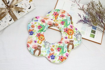 Hello baby系列。雲兜│六重紗口水巾  圍兜:::夢想花園
