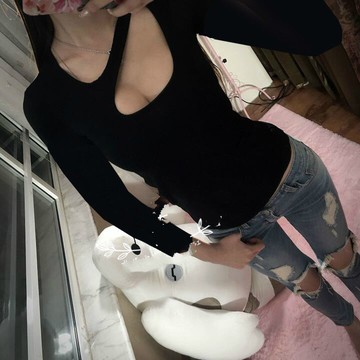 春季新款V領個性修身顯瘦打底衫純色緊身百搭舒適上衣大碼女裝T恤1入