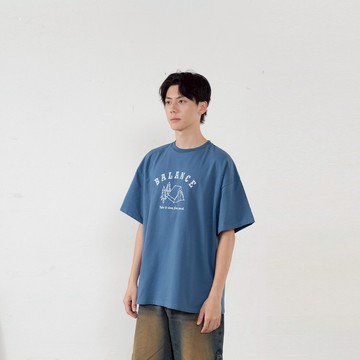 QUEENSHOP_S 中性 短袖 斑駁帳篷印花設計寬版上衣 兩色售 1/2 現+預 【01190353】