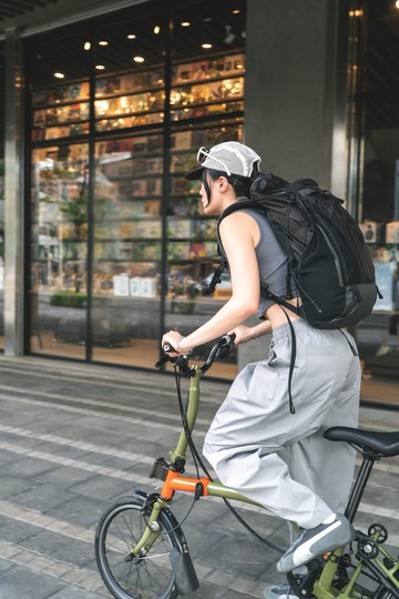 LIGHTZIP 秒收捲捲包 27-32L 輕量化後背包