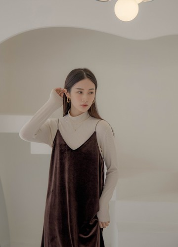 微高領彈性上衣