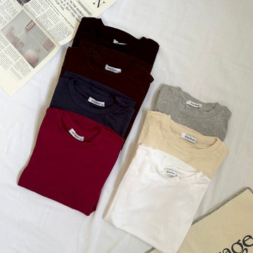 【ⓇⒺⓃⒶ 台灣現貨每天出】精梳棉上衣/短袖上衣/彈性貼身/包色必備/圓領素色短袖/多色短袖/學生【R21941】