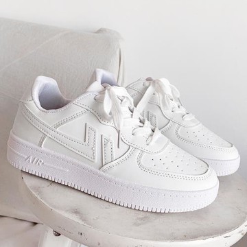 小白鞋女春秋季新款2024港風百搭學生韓版爆款板鞋女運動ins潮鞋