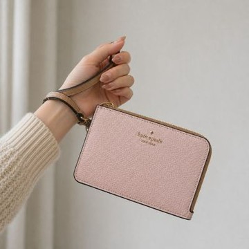 【KATE SPADE】Lucy 撞色荔枝紋皮革L 型拉鍊證件/手拿包 手挽包(淺粉/白  新款)