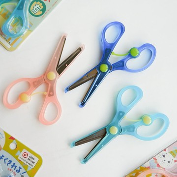 【OOYII吾憶】日本製Kutsuwa兒童安全彈力剪刀（右撇子）｜生日禮物、兒童節禮物、聖誕禮物｜【快速出貨】