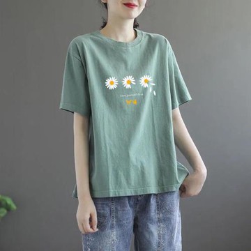 【LANNI 藍尼】★休閒圓領金菊蝶舒適上衣(上衣/女裝/T恤/休閒/百搭)