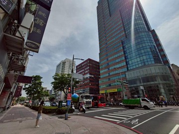 中正復興近雙捷運-面寬優質商五透店｜高雄市新興區中正三路