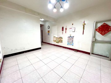 右昌商圈⭐️正樓層⭐️需整理⭐️復古透天｜高雄市楠梓區久昌街