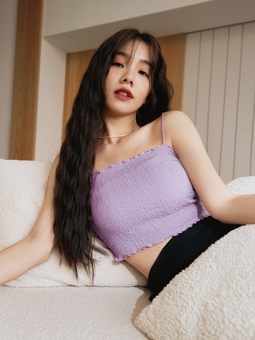 花邊皺皺細肩帶短版背心