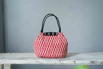 尋寶復古古董包-日本傳統紋樣幾何箭羽紋紅白布面手提口金小包