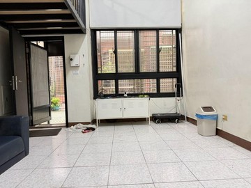 東港鎮之寶成家首選車庫美透天 生活採買便利｜屏東縣東港鎮興東路