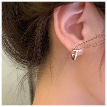 梨花HaNA 韓國騎士精神．T字鑲鑽極簡耳環