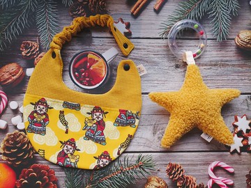 津Handmade 新年禮盒2件組/財神爺/圍兜兜/無敵星星安撫手搖鈴