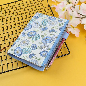 Chuyu A6/50K花布(單筆插)拉鍊書衣/本子保護套-01白底藍菊