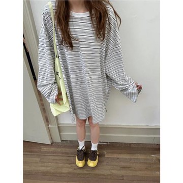 MOERSHOP  自由時光 慵懶條紋長袖防曬T恤女夏季休閑寬松罩衫上衣