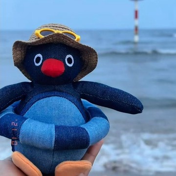 🌊WBP免運👖夏日主題快閃 復古牛仔pingu Pingu的悠長假期海島系列吊飾玩偶 企鵝家族 pingu吊飾鑰匙圈