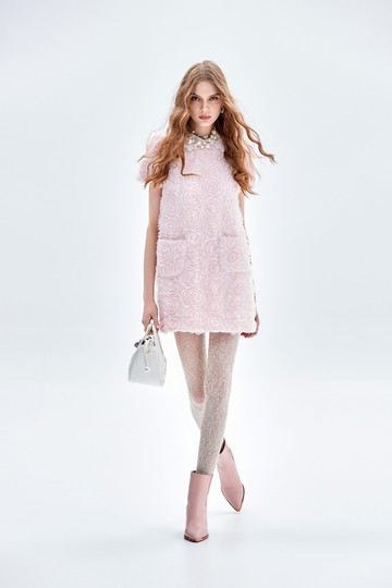 薔薇粉立體花卉短洋裝