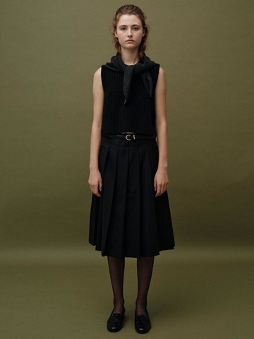 Wool Pleated Skirt (Black)