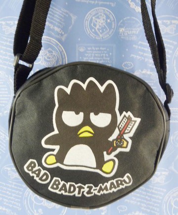 【震撼精品百貨】Bad Badtz-maru 酷企鵝 側背包-圓【共1款】 震撼日式精品百貨