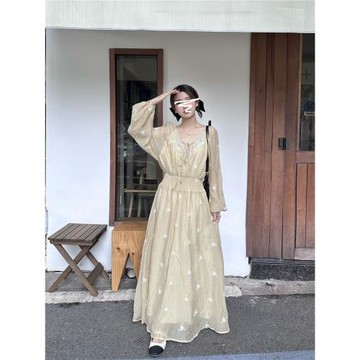 一見鐘情 法式慵懶連衣裙女秋季新款抽褶收腰顯瘦氣質仙女長裙
