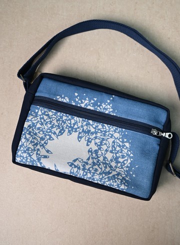 【記憶有限】藍染立體隨身包-型染樹葉