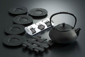 及富 南部鐵器 茶壺 禮品套裝 霰 黑 0.5L 日本製