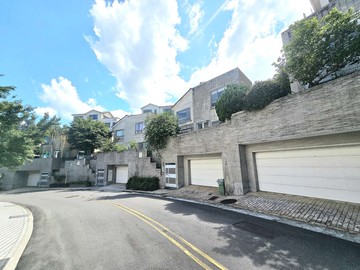 獨家☀️秀岡陽光區別墅-格局方正三房+車庫平面車位｜新北市新店區秀岡二街