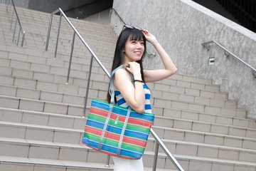 肩背 刺繡茄芷袋 - 啤酒