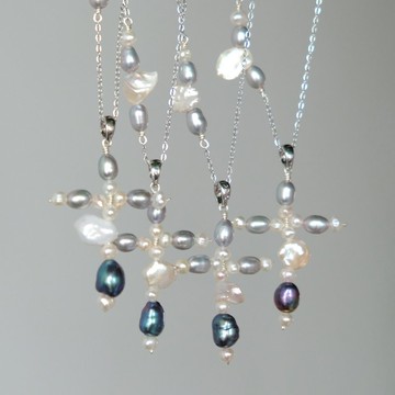 十字架 孔雀藍和銀灰色 巴洛克珍珠 輕珠寶 防掉色鈦鋼頸鏈 N171