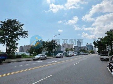 前鎮亞灣區  金賺錢三角窗透天店住｜高雄市前鎮區一心一路