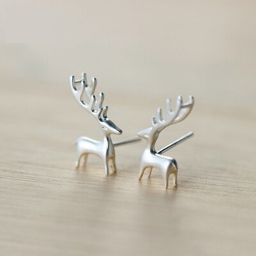 925純銀耳環耳針式耳飾-簡約麋鹿造型生日情人節禮物女飾品73dr159【獨家進口】【米蘭精品】