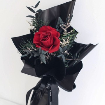 【ELLESHOP】520禮物、紀念日禮物、生日禮物、情人節禮物❤️白色花藝-紅玫瑰單支永生花束