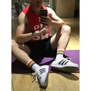 四雙裝男生抖音同款彩虹條紋中筒運動吸汗防臭黑白棉質防臭襪子