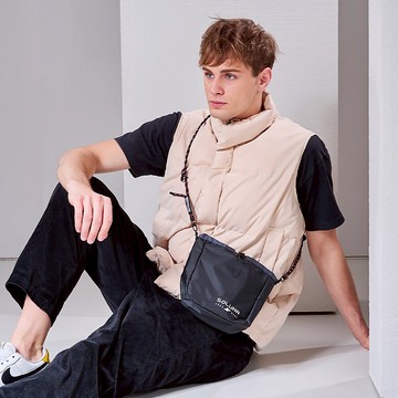 Soluna沉默馬蒂斯系列側背束口隨身小包-自由黑