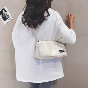 通勤吐司帆布包斜挎包包女2025新款休閑百搭單肩包運動尼龍小方包