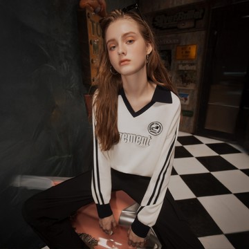 SO NICE 甜酷運動風翻領V領球衣式針織上衣