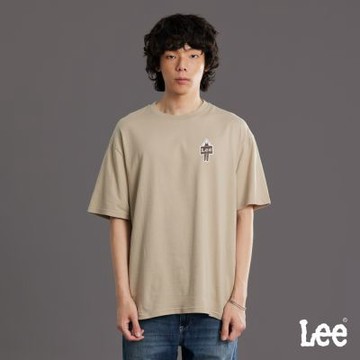 Lee 男女同款 舉牌插畫印花短袖圓領TEE 卡其灰/藏青 LB602104004 LB602104132