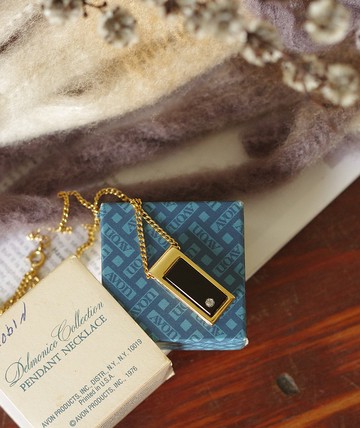 古董Vintage Avon 1976年 金色黑方塊項鍊 N210