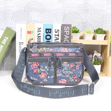 Nara Home Deco 花朵雙口袋斜背包  深藍色  小