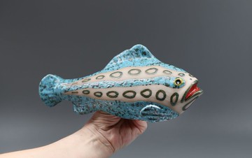 綠松石色陶瓷魚牆飾、客製陶土雕塑、海洋靈感禮品