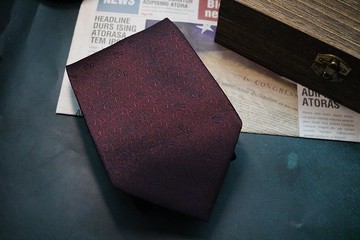 酒紅色暗紋曲線領帶紳士風商務正裝真絲necktie