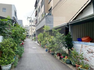 大里光榮國中‼️精華商圈雙向活路‼️大面寬方正平房｜台中市大里區德芳路一段