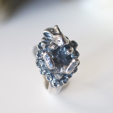 花園裡的兔子戒指