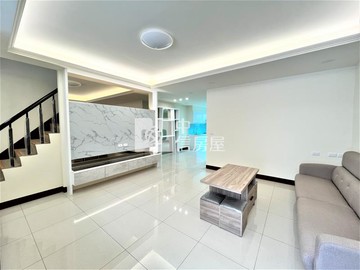 樹孝路旁雙車孝親美透天｜台中市太平區新和街